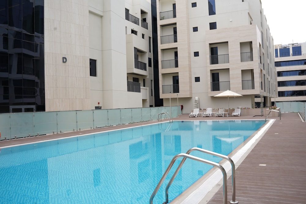 Stylish 1 BR for rent G005