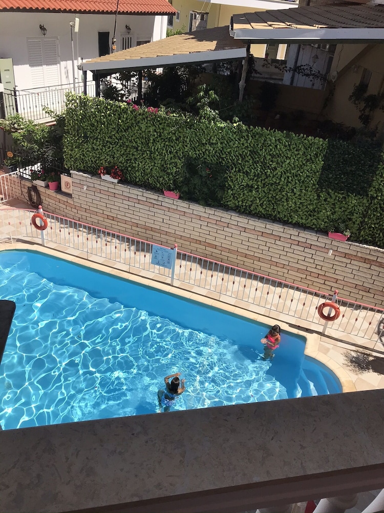 Villa Antonis