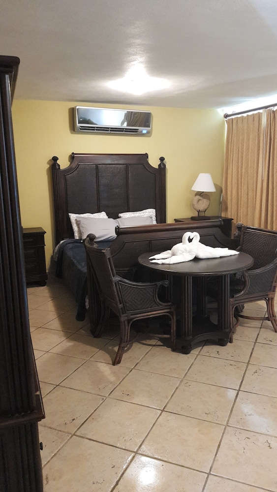 Costa Bonita Beachfront Villas