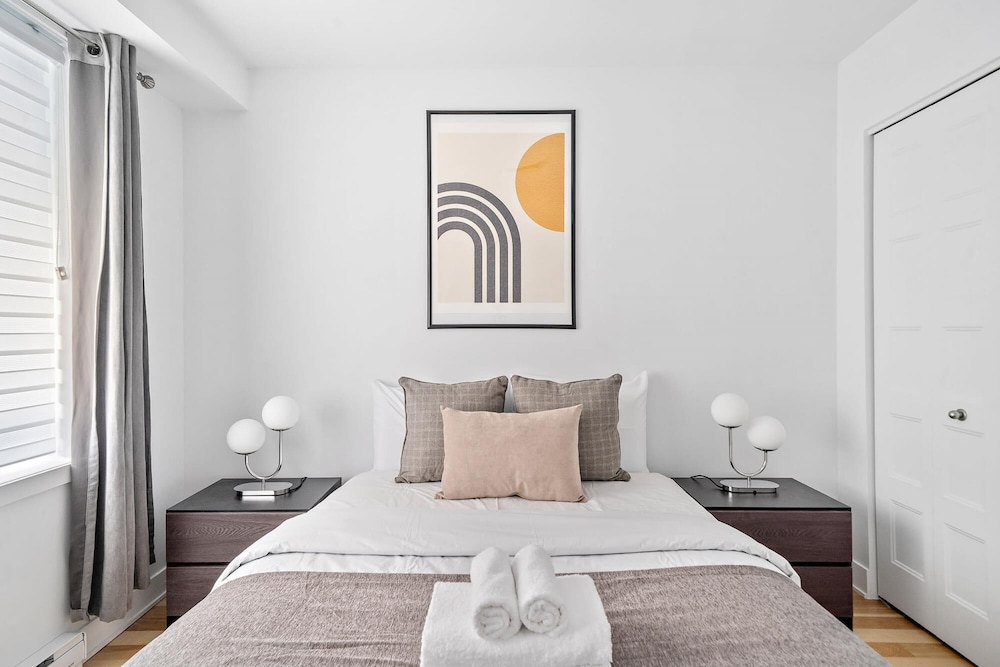 Brand New Contemporary 2-bedroom Apartment - Image 3