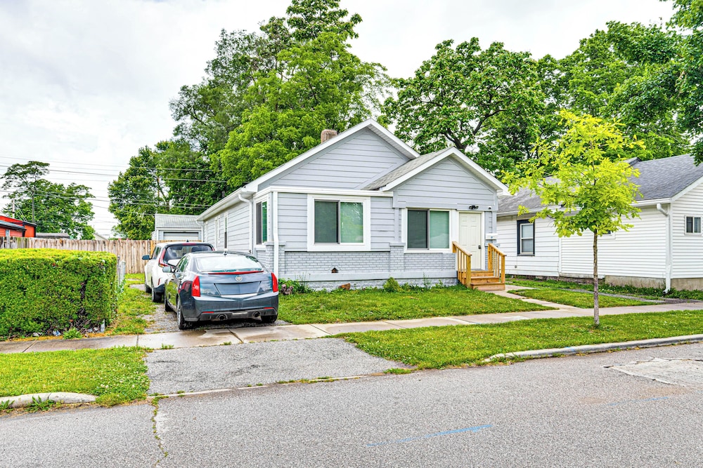 4 Mi to Dtwn Indianapolis: Quiet Apartment w/ Yard