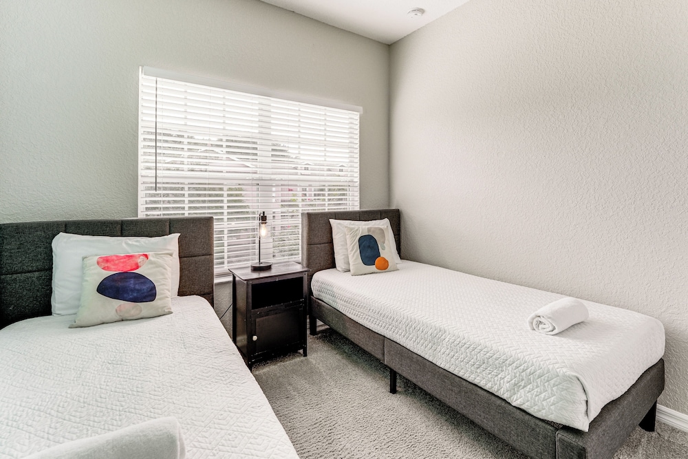 Resort Amenities, Screened Lanai: Kissimmee Escape