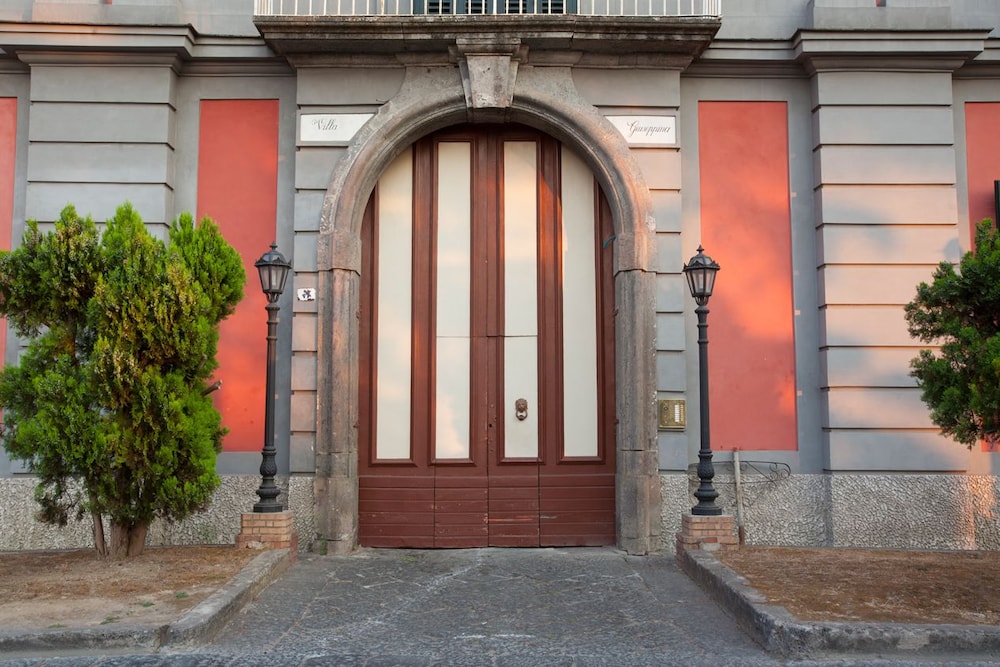 Palazzo Caracciolo