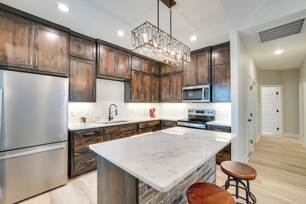 7 Mi to Afb: Central & Modern San Angelo Home