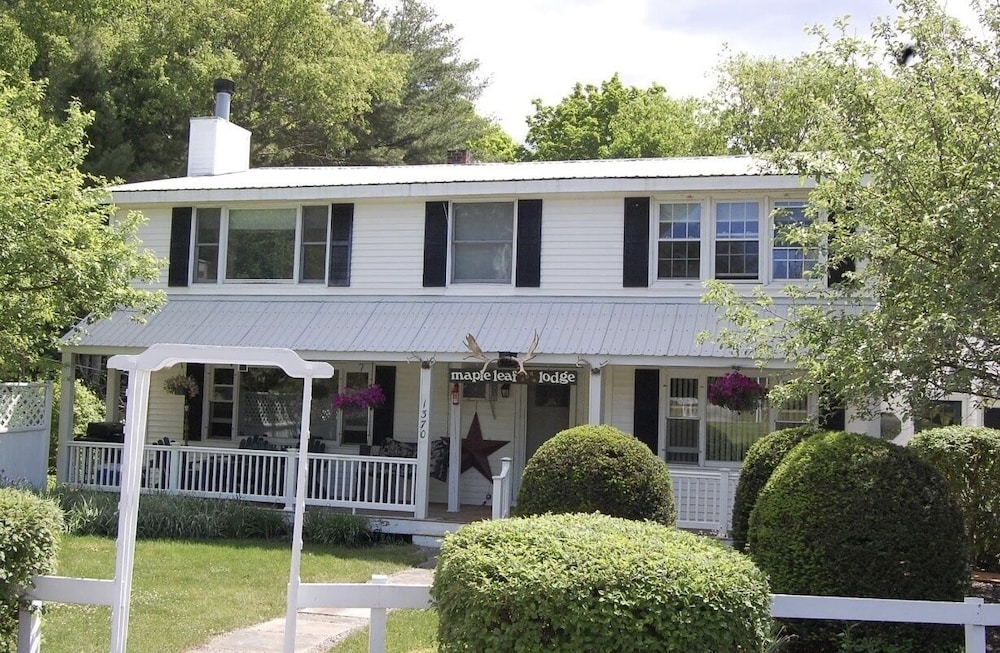 Maple Leaf Motel
