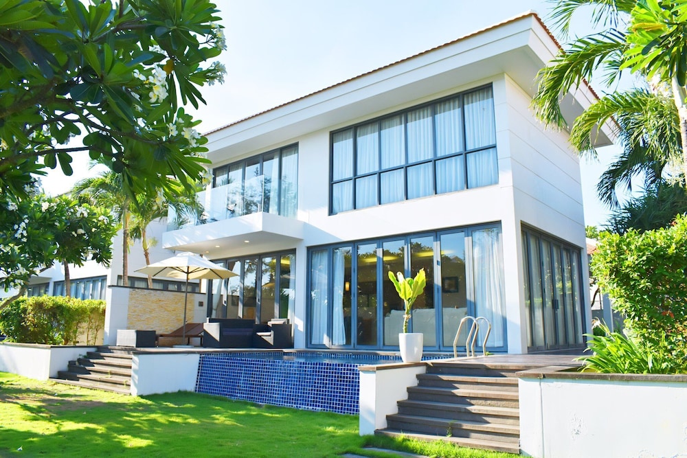 Ocean Luxury Villas Danang