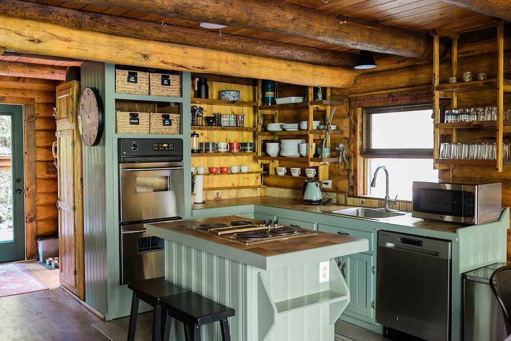 87sl - Starlink - Sauna - Sleeps 8