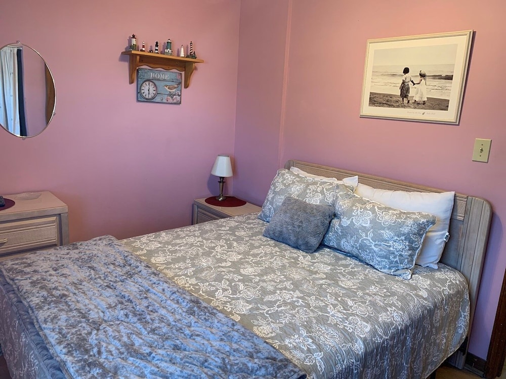 Boston Commons 201 3 Bedroom Condo by RedAwning
