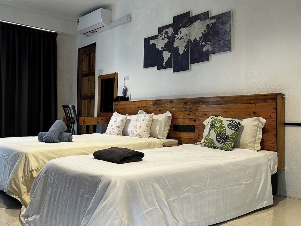 Riverbank Dungun Guesthouse & Cafe