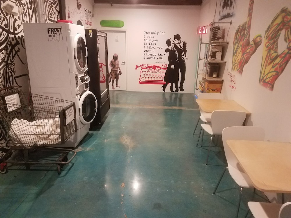 House of Trestles - Hostel