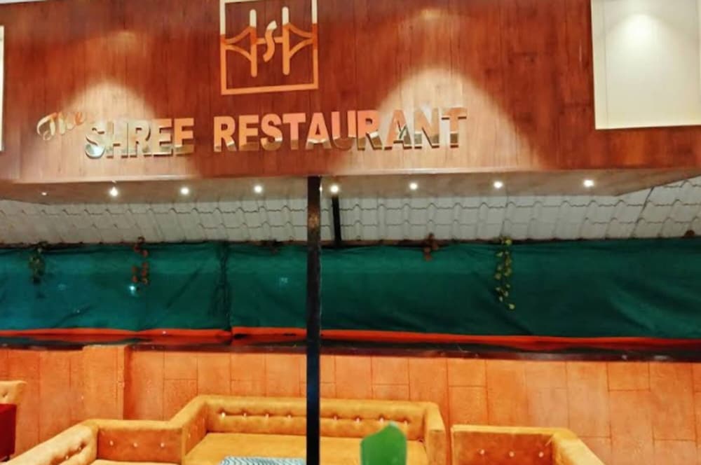 Hotel Shree Palace & Restaurant