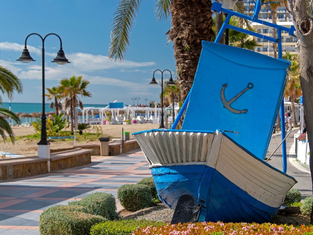 Playamar, Torremolinos, Beautiful Apartment by the Sea