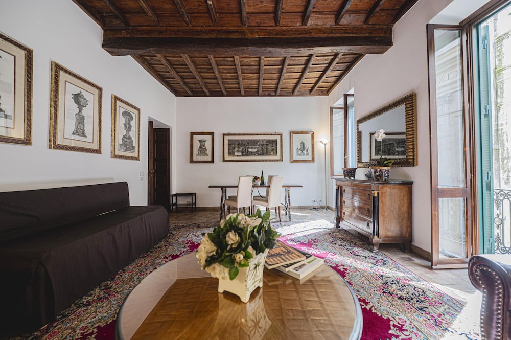 Via Giulia Charming Apartment With Balcony photo 3