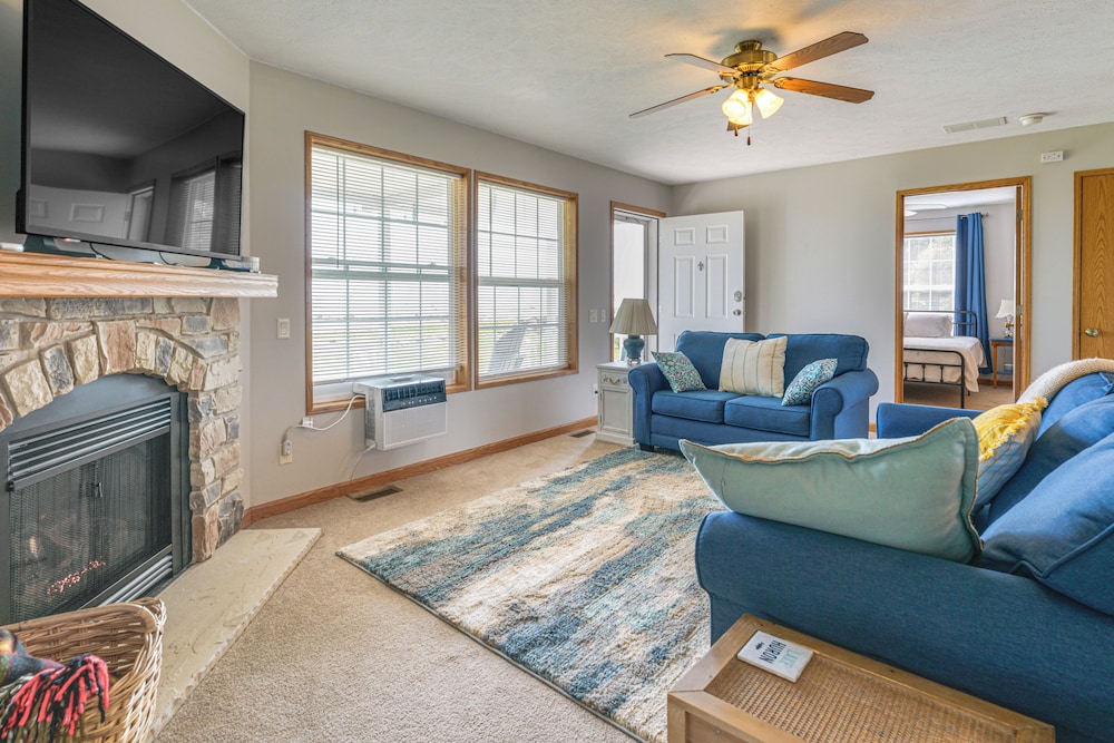 Lake & Lighthouse Views: Inviting Port Hope Home!