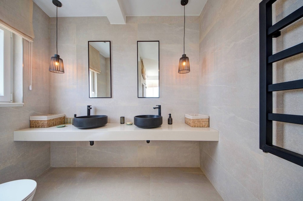 Luxury Penthouse With Private Pool and sea Views, Sleeps 6