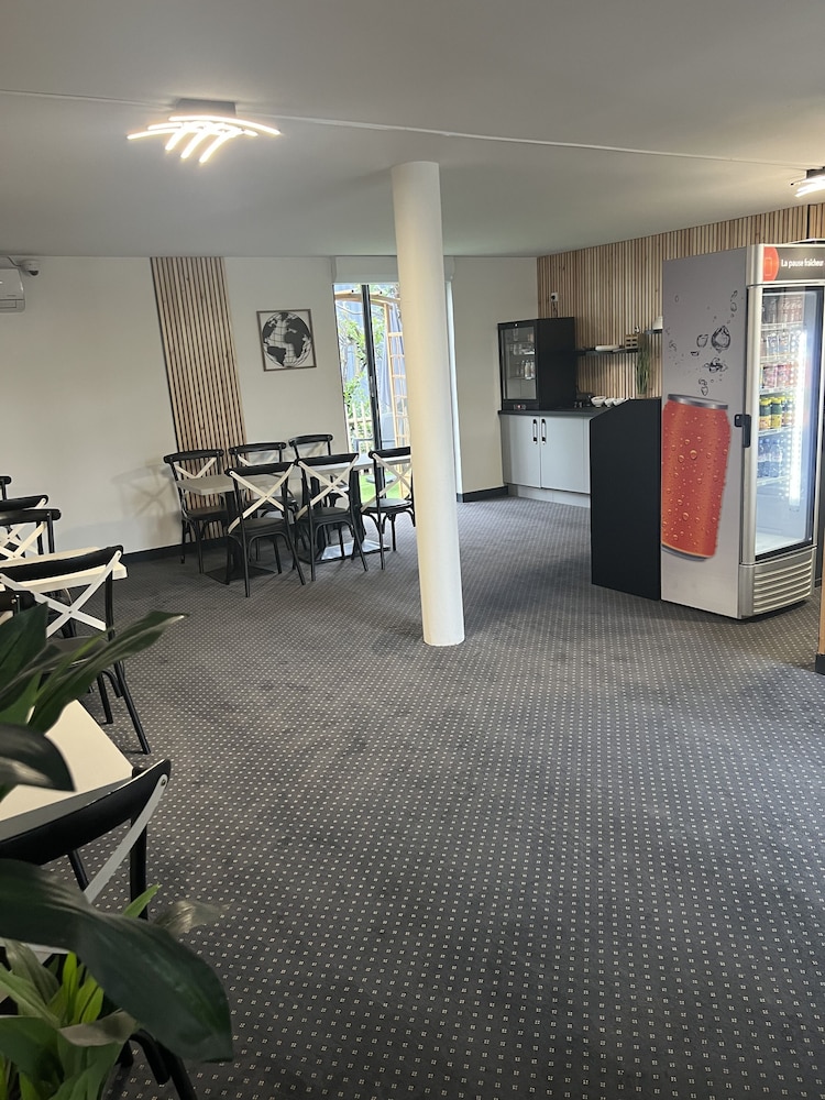 Hotel de la Paix Lyon Sud Givors - Property Image 4