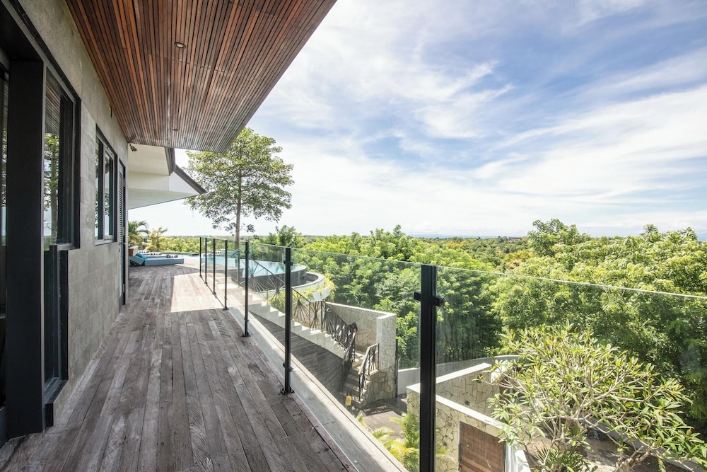 Stunning 6BR Villa 5 Mins to Bingin