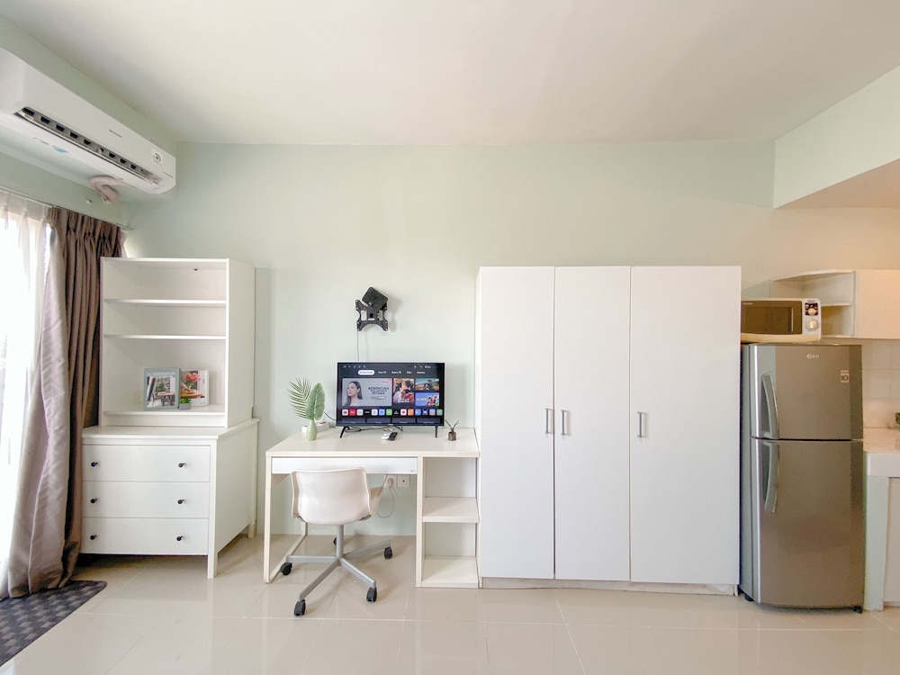 Contemporary Designed Studio Apartment Park View Condominium