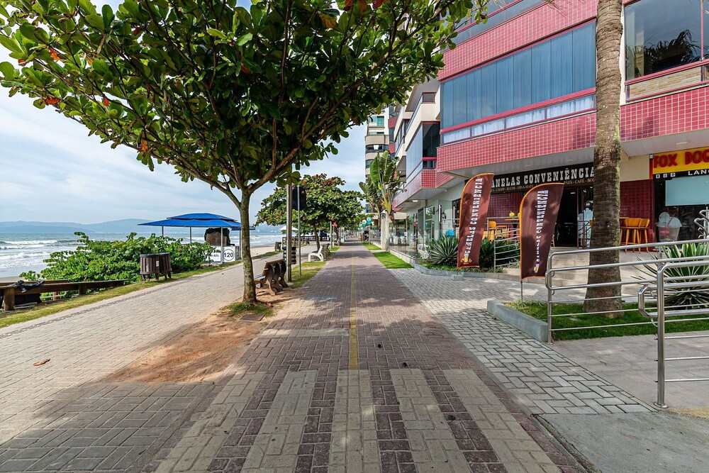 Apt Foot in the Sand sea View in Meia Praia Evb308