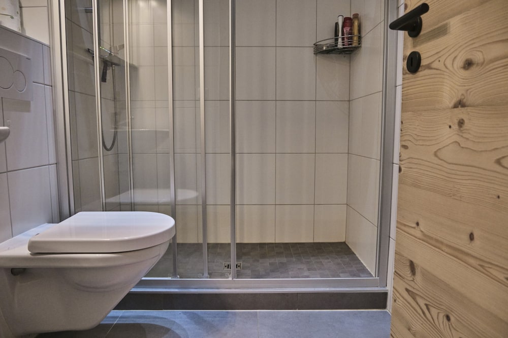 Cosy Apartment in the Centre of Town With Views and Parking