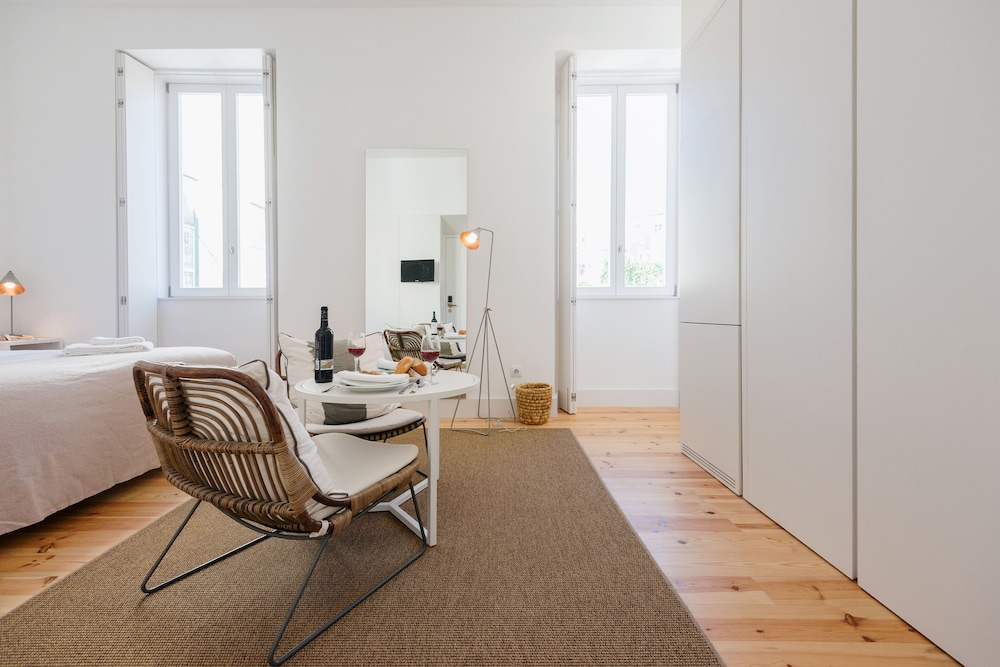 JOIVY Chic studio w/city view in Santa Catarina, 10mins from São Bento Palace