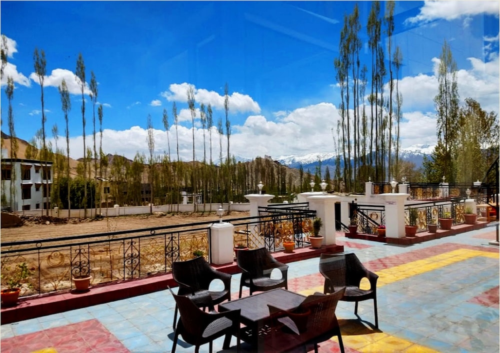 TIH Hotel Khakshal