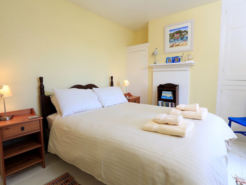 Aune Cottage view 3