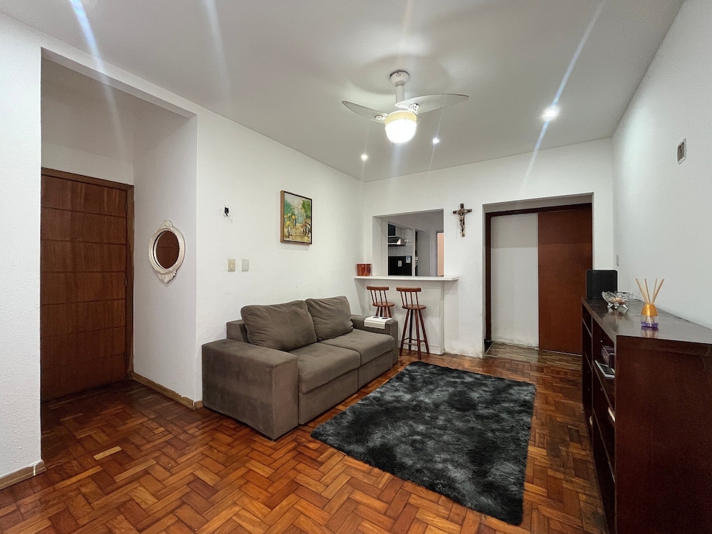 Spacious apartment on Copacabana beach