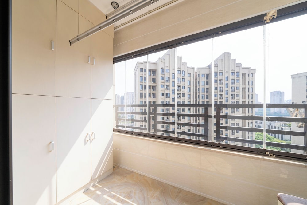 Tyms 2BR APT Xujiahui Dacheng Residence