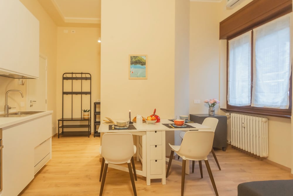 Simar Apartments nearby Como S.G. Train Station by Rent all Como