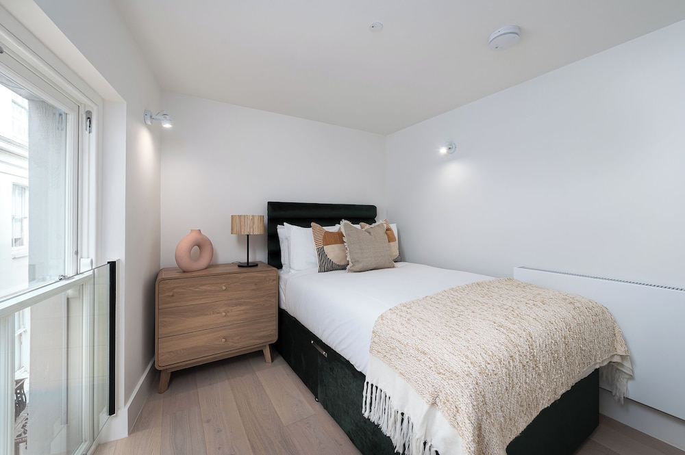 VESTO Brighton