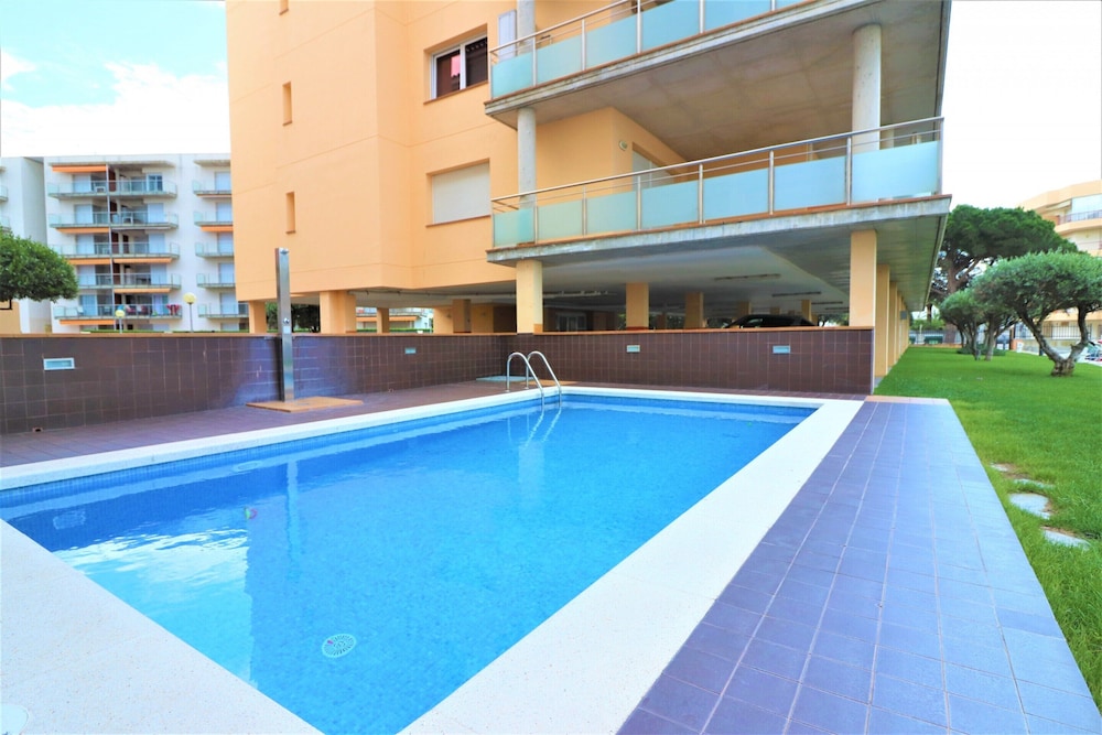 Apartment With Scenic View