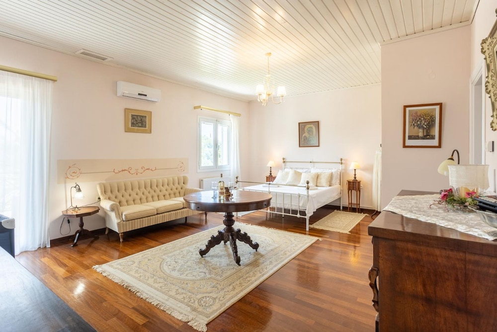 Villa Golden Tiara Large Private Pool A C Wifi