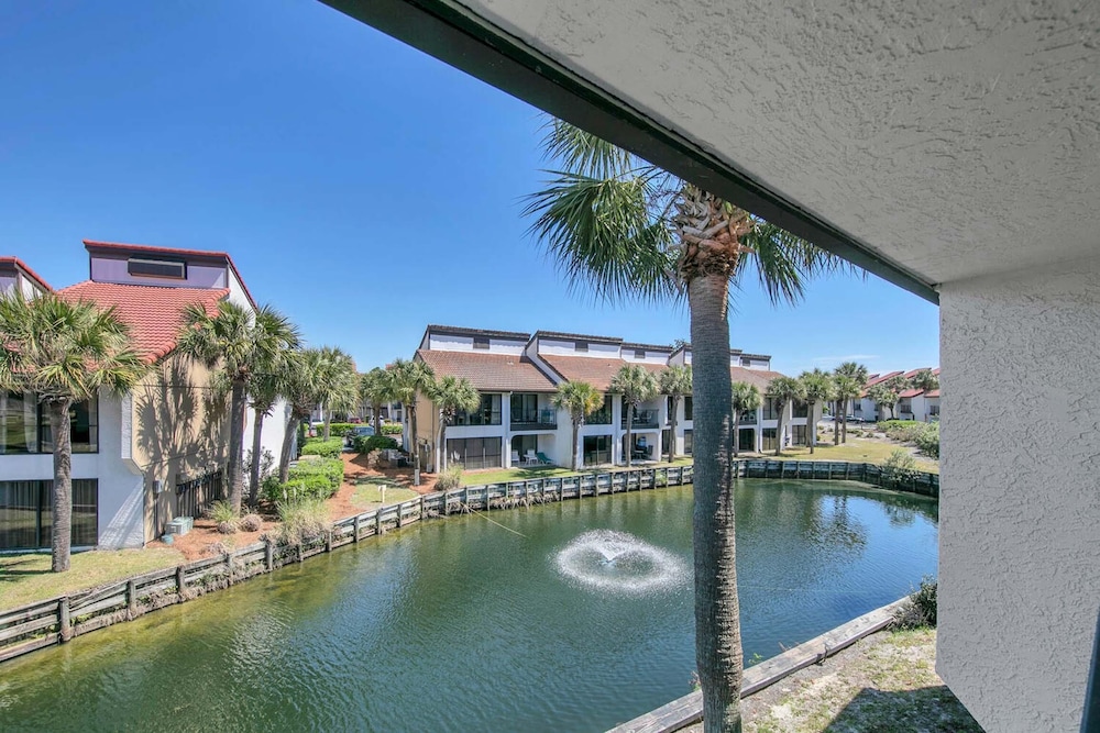 Edgewater Golf Villa 956