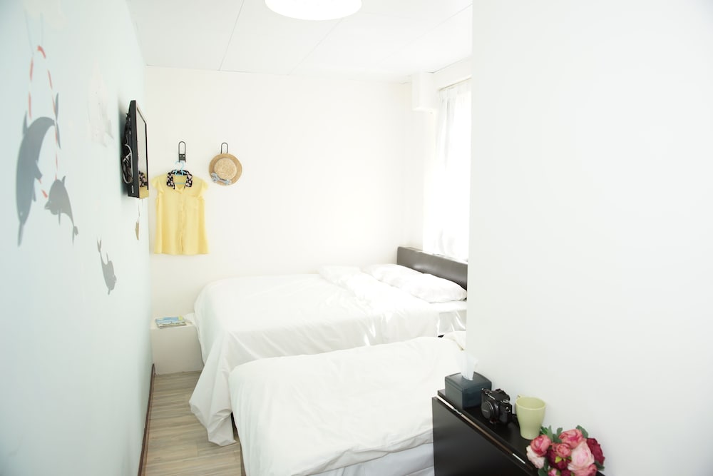 ALOHAS Hostel