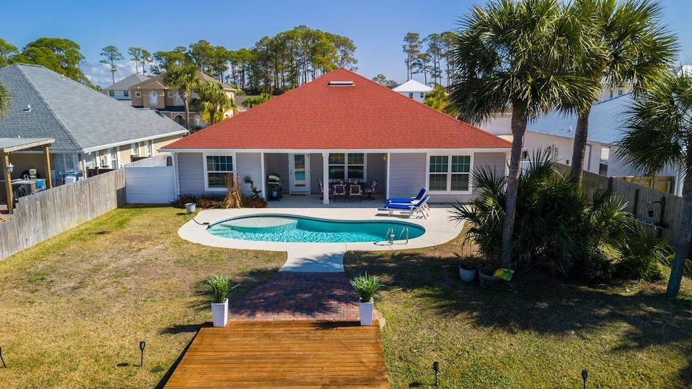 Lakeside Dream 4 Bedroom Home