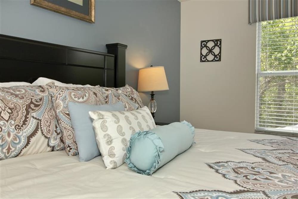 Veranda Palms 2682 - Image 2