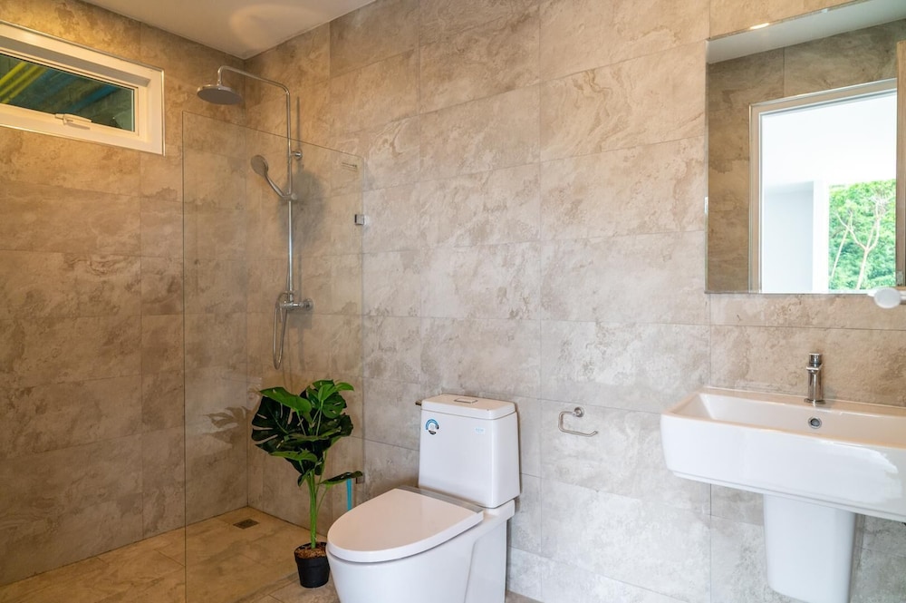 2bed SeaView Apartment in Bang Por KBR36