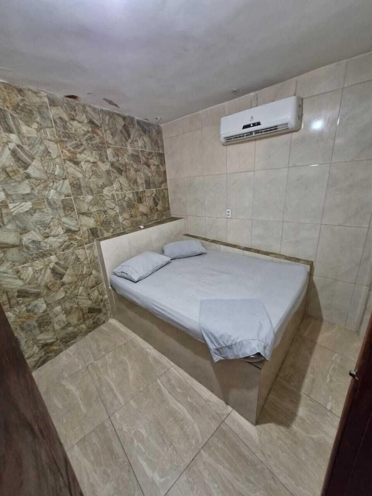 Flat térreo 2 quartos na Praia de Itapuã