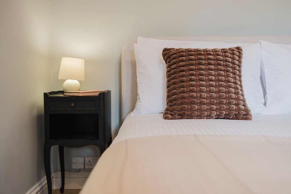 Mulberry Cottage 5BD in Wiltshire