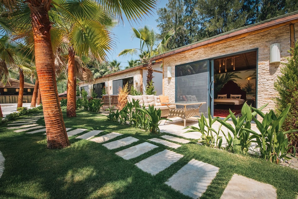 Layla Gocek - Yetişkinlere Özel - Image 41