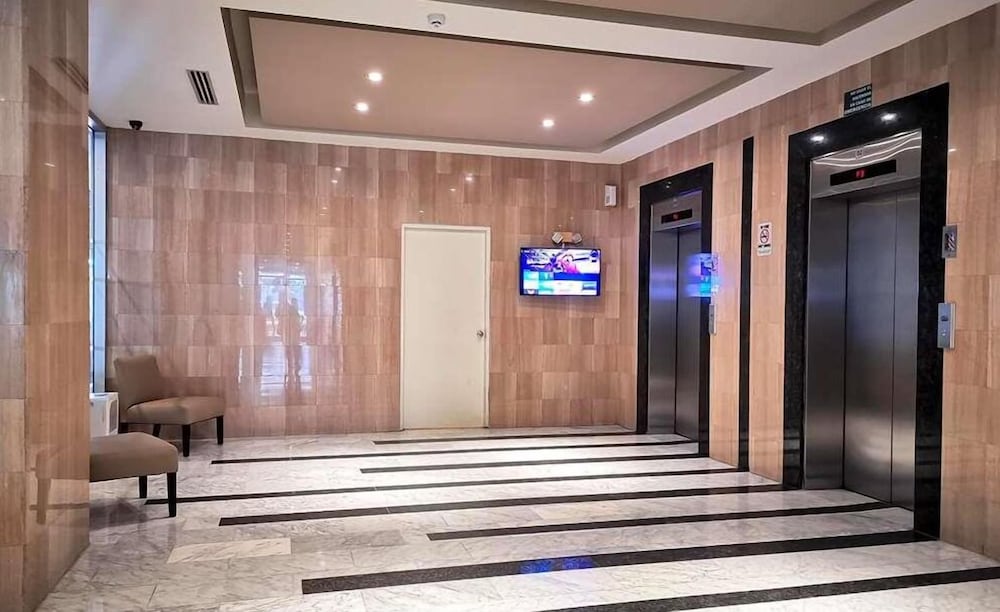 YC 701-C l Apartamento 2BR en av balboa