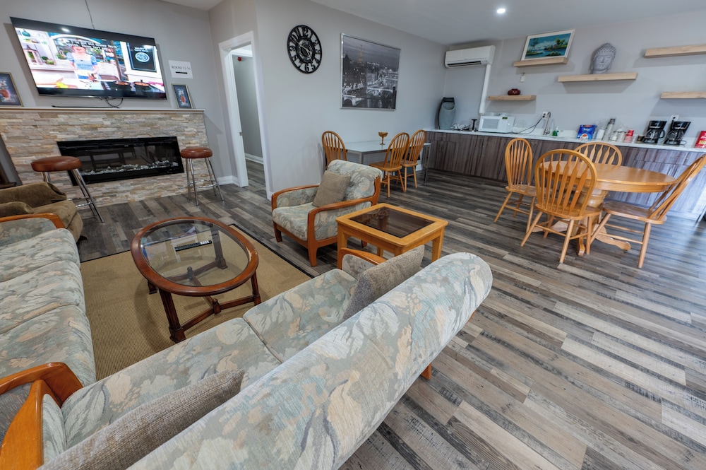 Sauble Beach Lodge