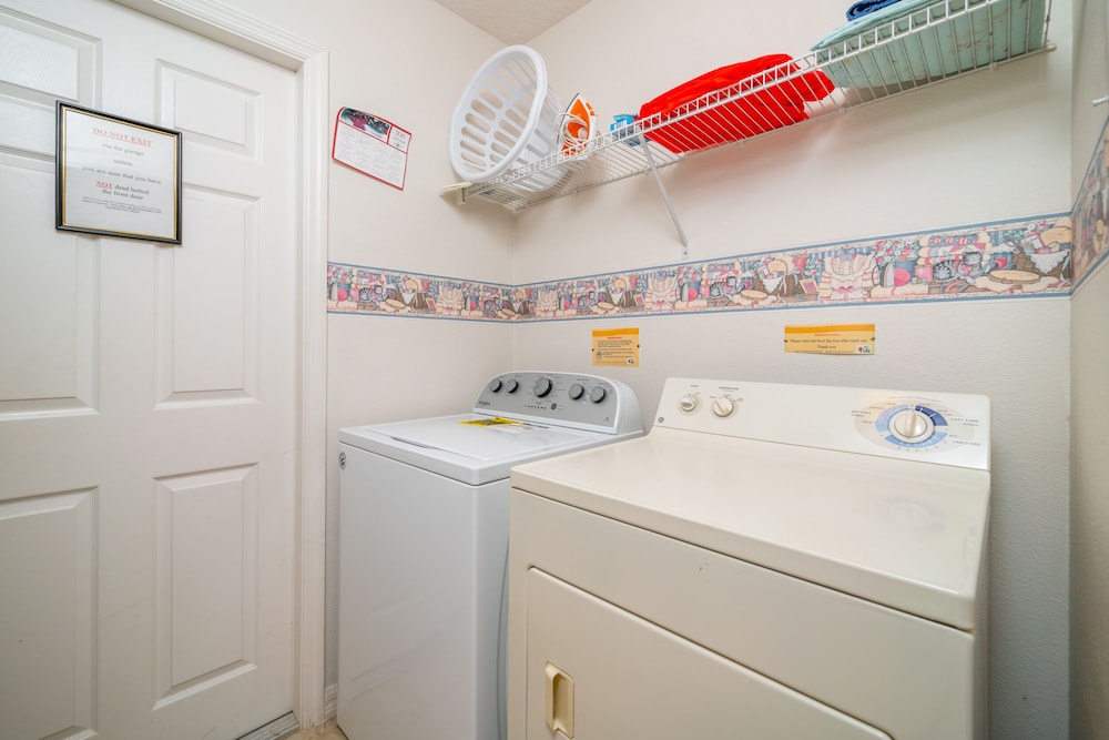 1114 4-bed Pool Home, Liberty Village Kissimmee - Image 5