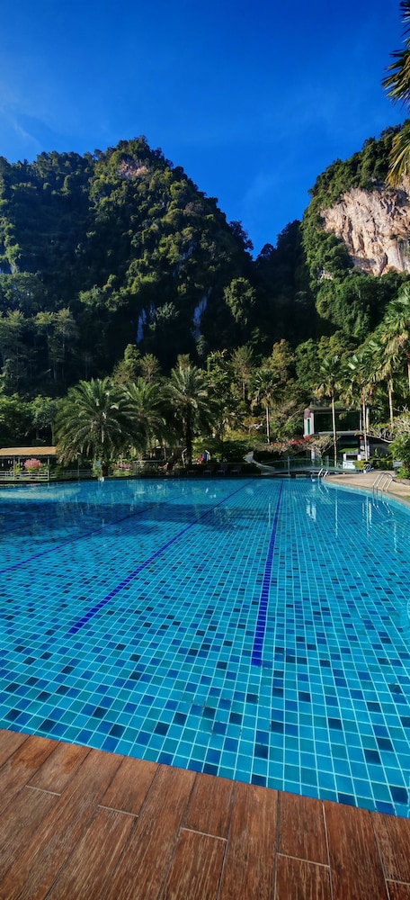 Mountain & Lake Views' Suite Cycas
