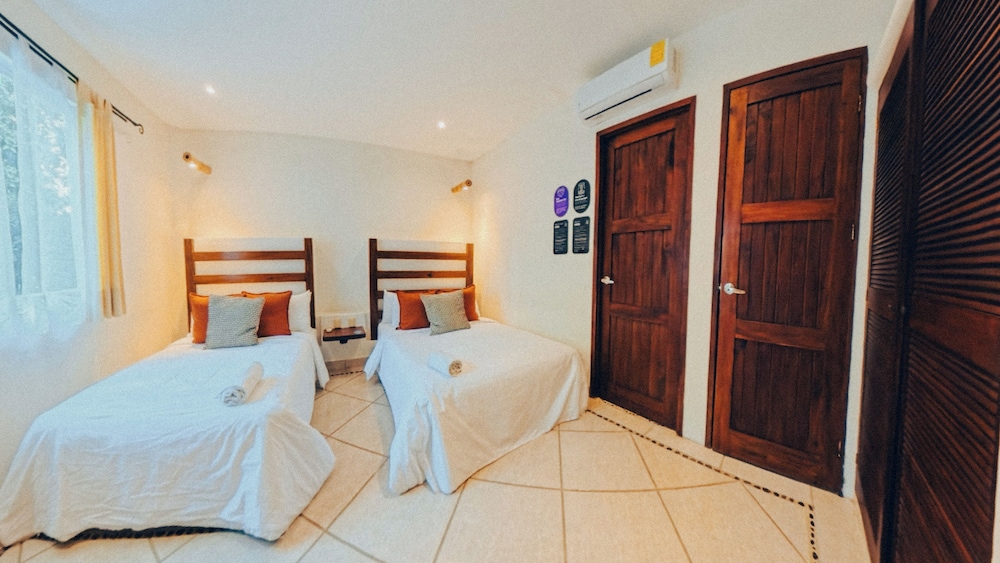 Viajero Bacalar Hostel