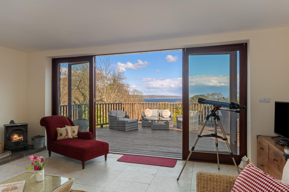 Glendale Cottage - Sea Views Beach Access Hot Tub view 2