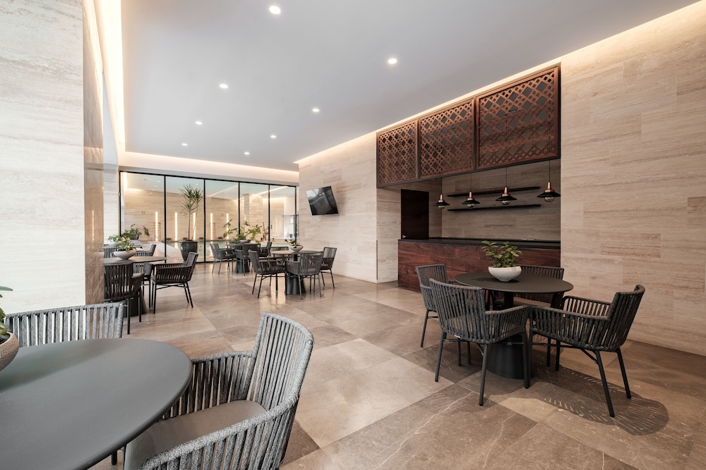 Nido at Neuchatel Polanco lobby photo