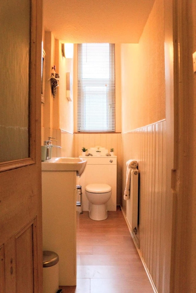 Cosy & Modern Apartment in Central Edinburgh