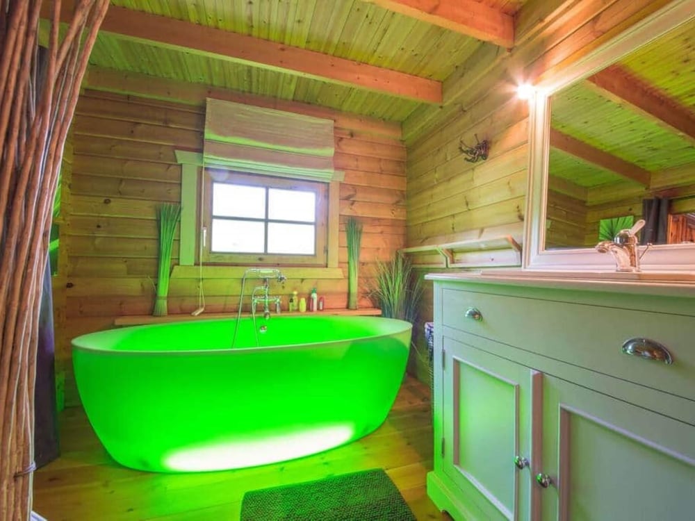 Charming Chalet in Durbuy Near Adventure Valley